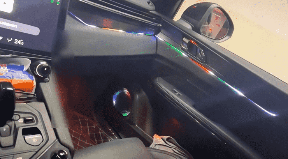 Xevaban.com ở 214 Giải Ph&oacute;ng l&agrave; đơn vị chuy&ecirc;n cung cấp phụ kiện oto, đồ chơi oto,&nbsp;đồ chơi lynkco 01,&nbsp;phụ kiện&nbsp;lynkco 01, xevaban, 214 giải ph&oacute;ng, đ&egrave;n nội thất lynkco 01, đ&egrave;n led nội thất lynkco 01, dải đ&egrave;n led nội thất lynkco 01.